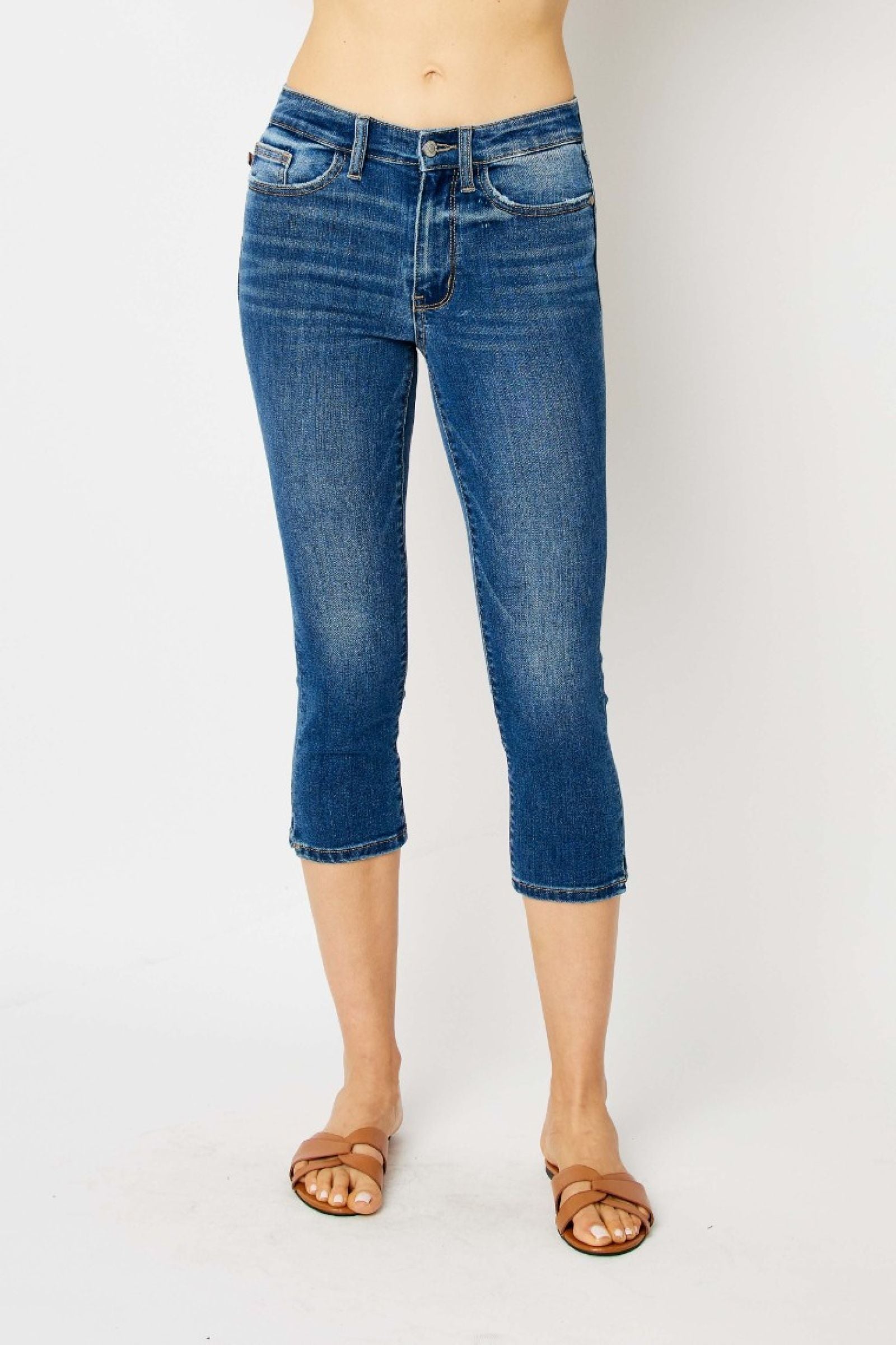 MID RISE CAPRIS WITH SIDE SLITS MEDIUM WASH JUDY BLUE DENIM-PLUS- SIZES: 14W, 16W, 18W, 20W, 22W & 24W