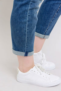 MID RISE VINTAGE WASH DARK WASH NON DESTROY BOYFRIEND FIT JUDY BLUE DENIM-PLUS