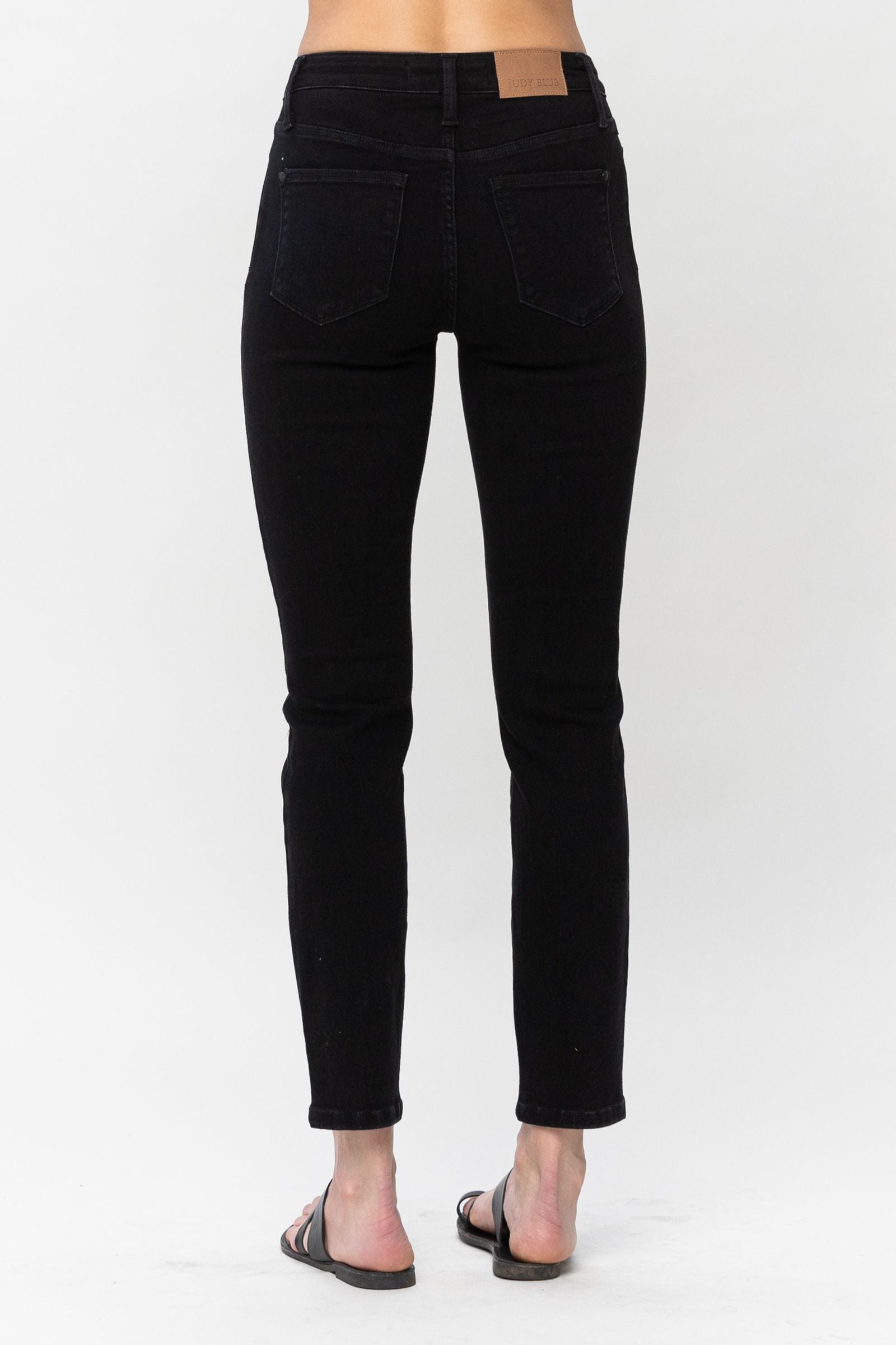 MID RISE BLACK JUDY BLUE SLIM FIT DENIM