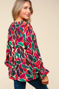 HUNTER GREEN MAGENTA ABSTRACT VNECK SMOCKED RUFFLE HEM TOP