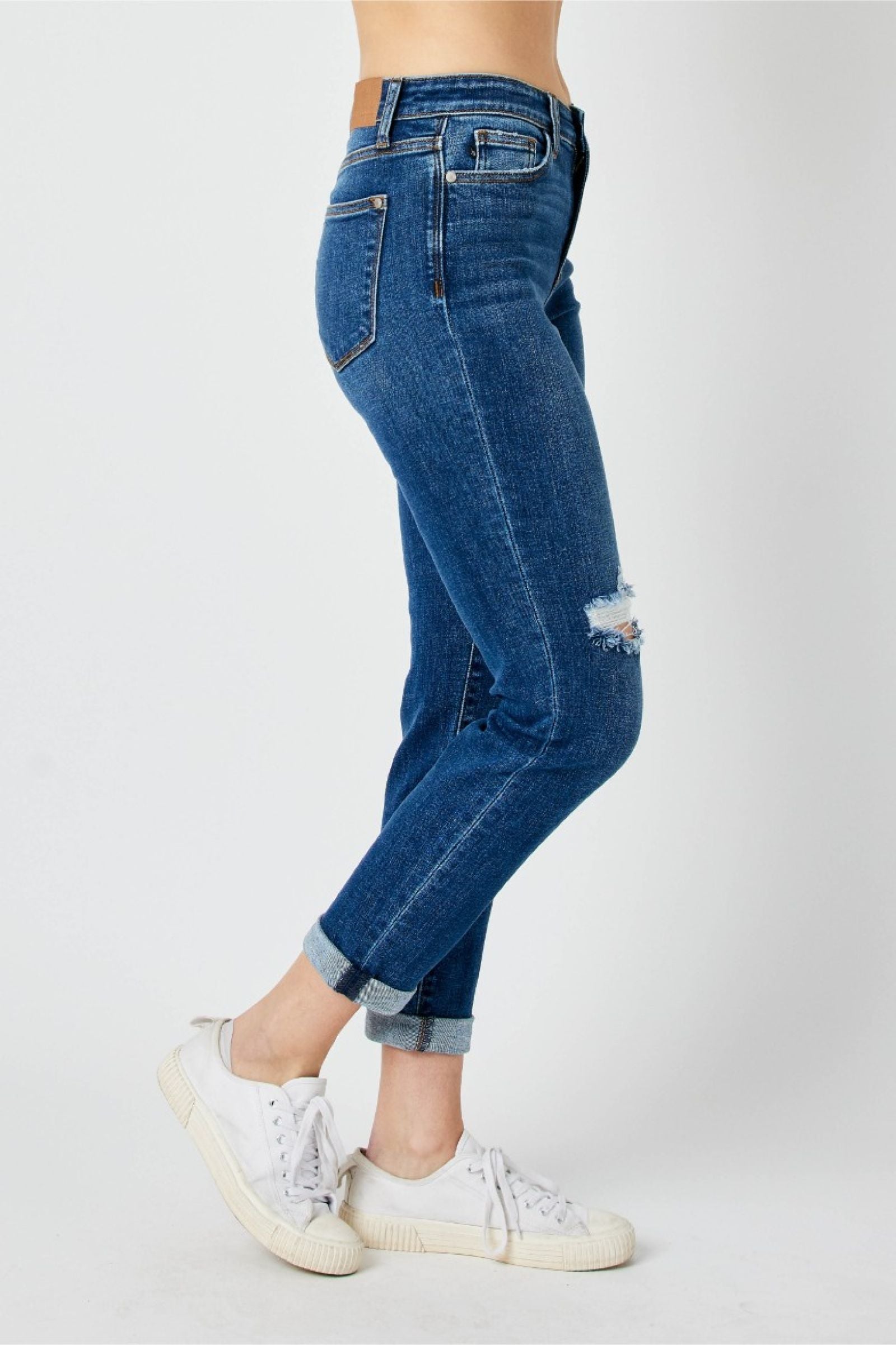 MID RISE DESTROYED SLIM MEDIUM WASH JUDY BLUE DENIM