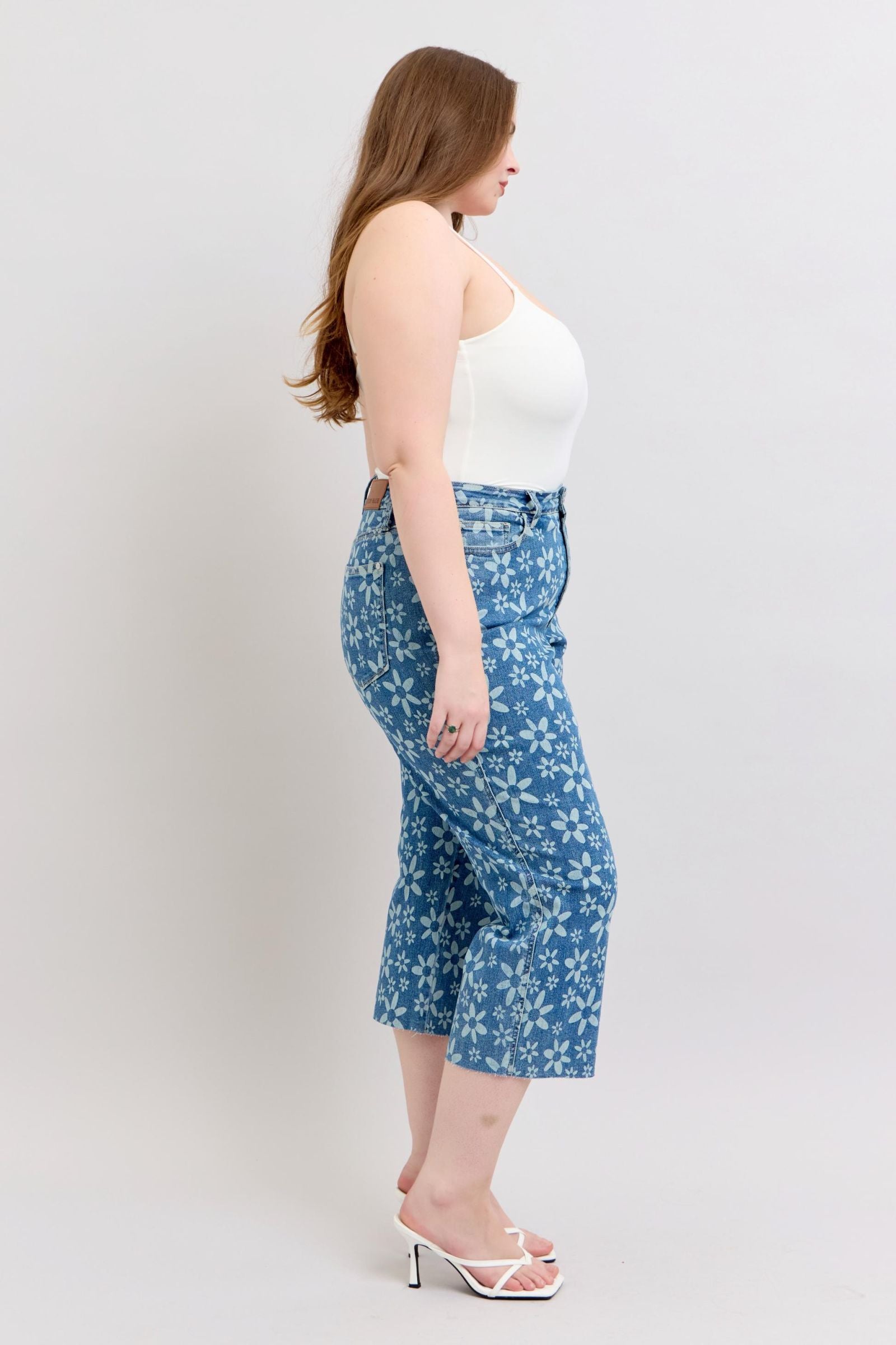 HIGH WAIST FLOWER PRINT CROPPED WIDE LEG JUDY BLUE DENIM MEDIUM WASH