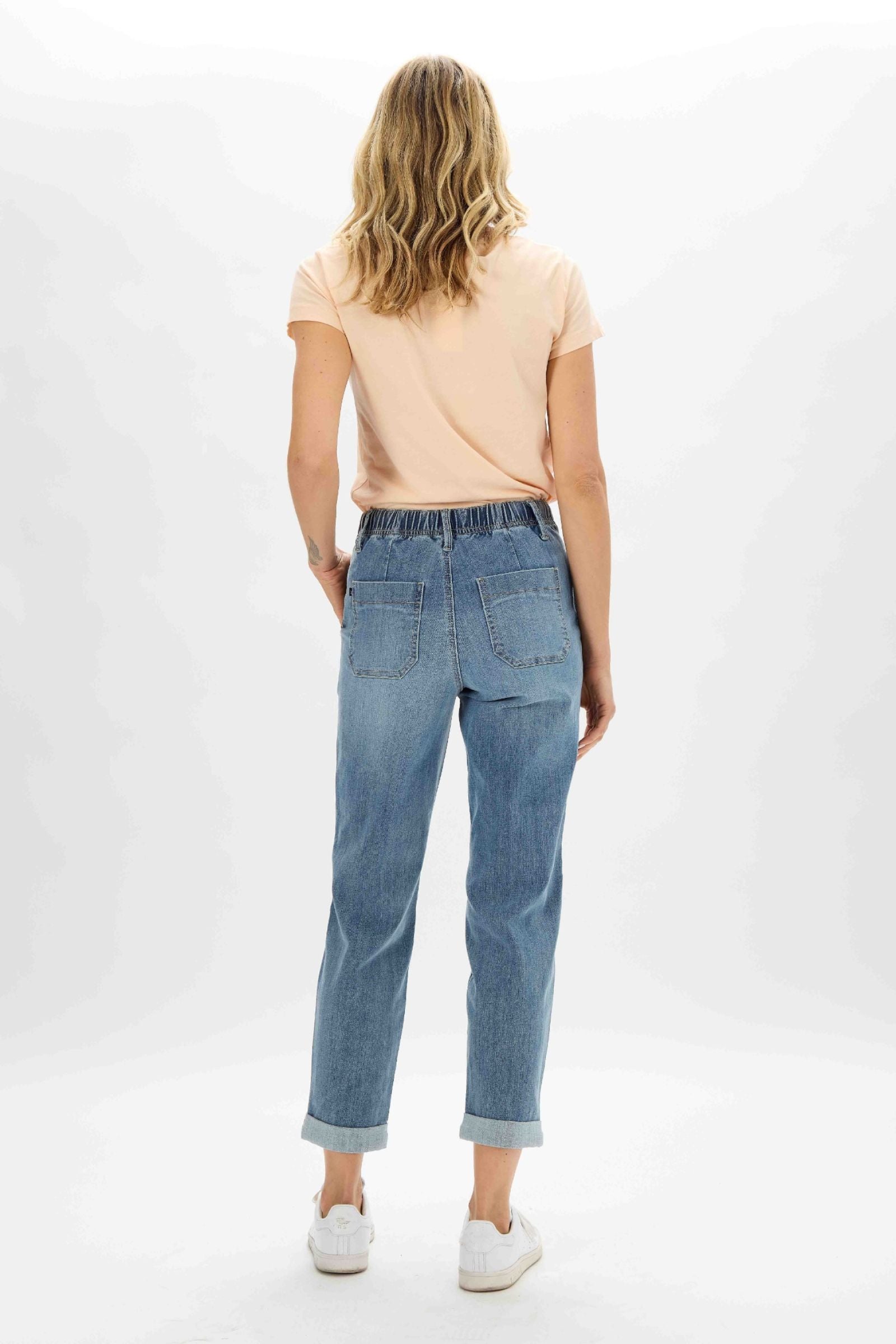 MEDIUM WASH HIGH WAIST PULL ON JOGGER JUDY BLUE DENIM-PLUS