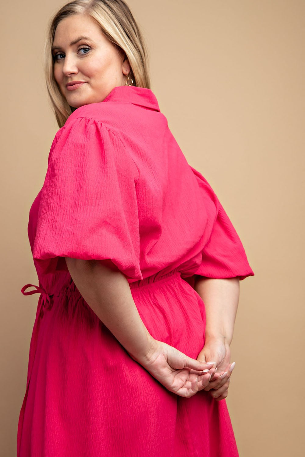 HOT PINK TEXTURED WOVEN ELASTIC WAIST MIDI DRESS-PLUS