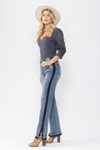 MEDIUM WASH HIGH WAIST SIDE SEAM DETAIL STRAIGHT DENIM JUDY BLUE