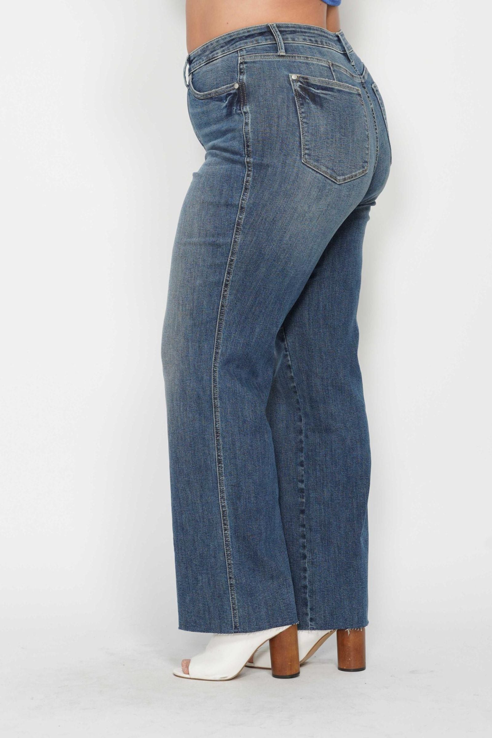 MID RISE TUMMY CONTROL VINTAGE STRAIGHT MEDIUM WASH JUDY BLUE DENIM-PLUS