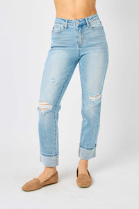AMERICANA FLAG PRINT ON BACK POCKET MID RISE CUFFED BOYFRIEND JUDY BLUE LIGHT WASH DENIM-PLUS