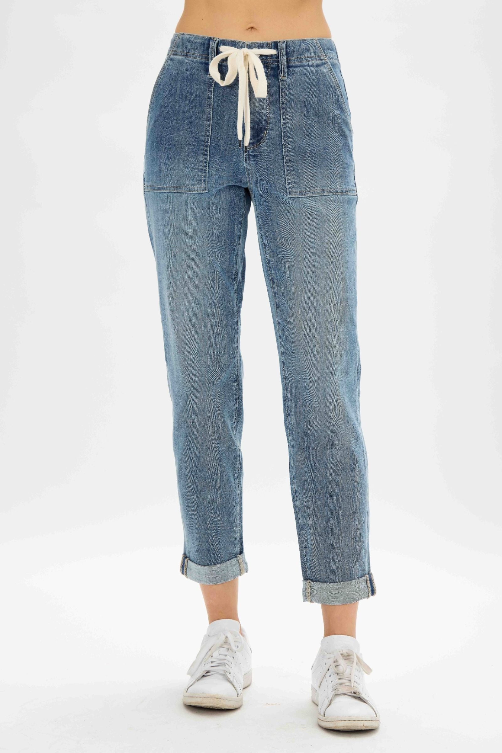 MEDIUM WASH HIGH WAIST PULL ON JOGGER JUDY BLUE DENIM-PLUS