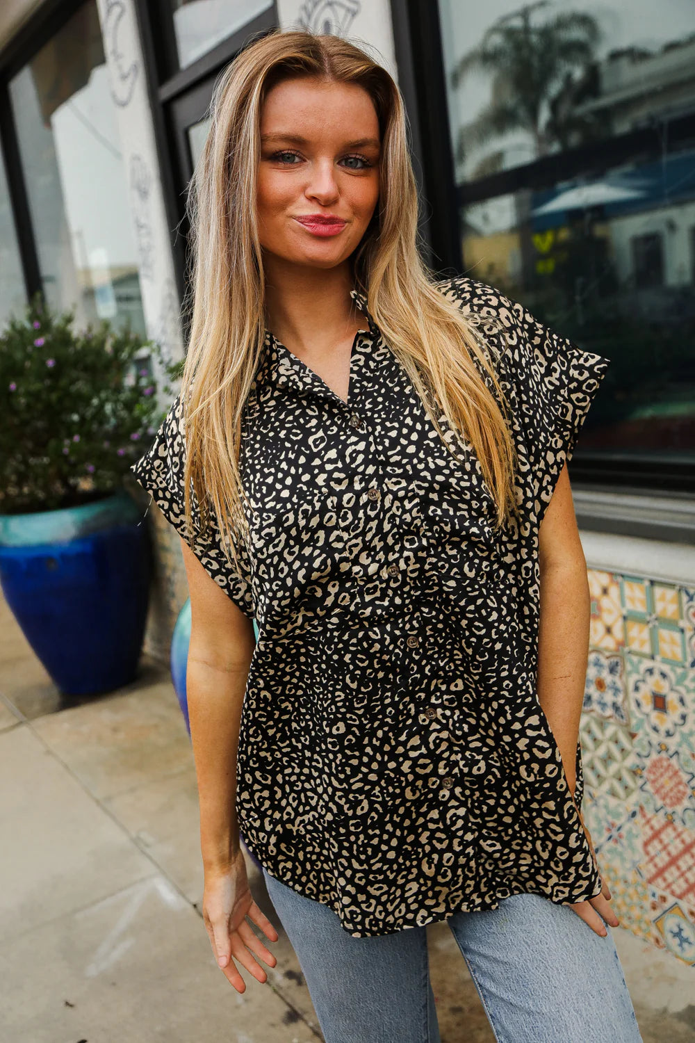 BLACK WOVEN POCKETED ANIMAL BUTTON DOWN TOP