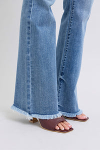 HIGH WAIST MEDIUM WASH BOOTCUT JUDY BLUE DENIM FRAYED HEM