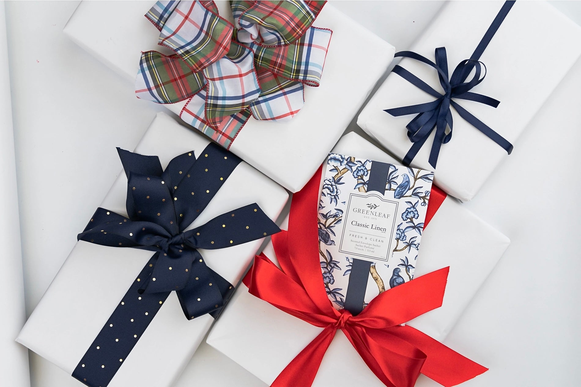 CLASSIC LINEN SCENTED LARGE SACHETS BY GREENLEAF