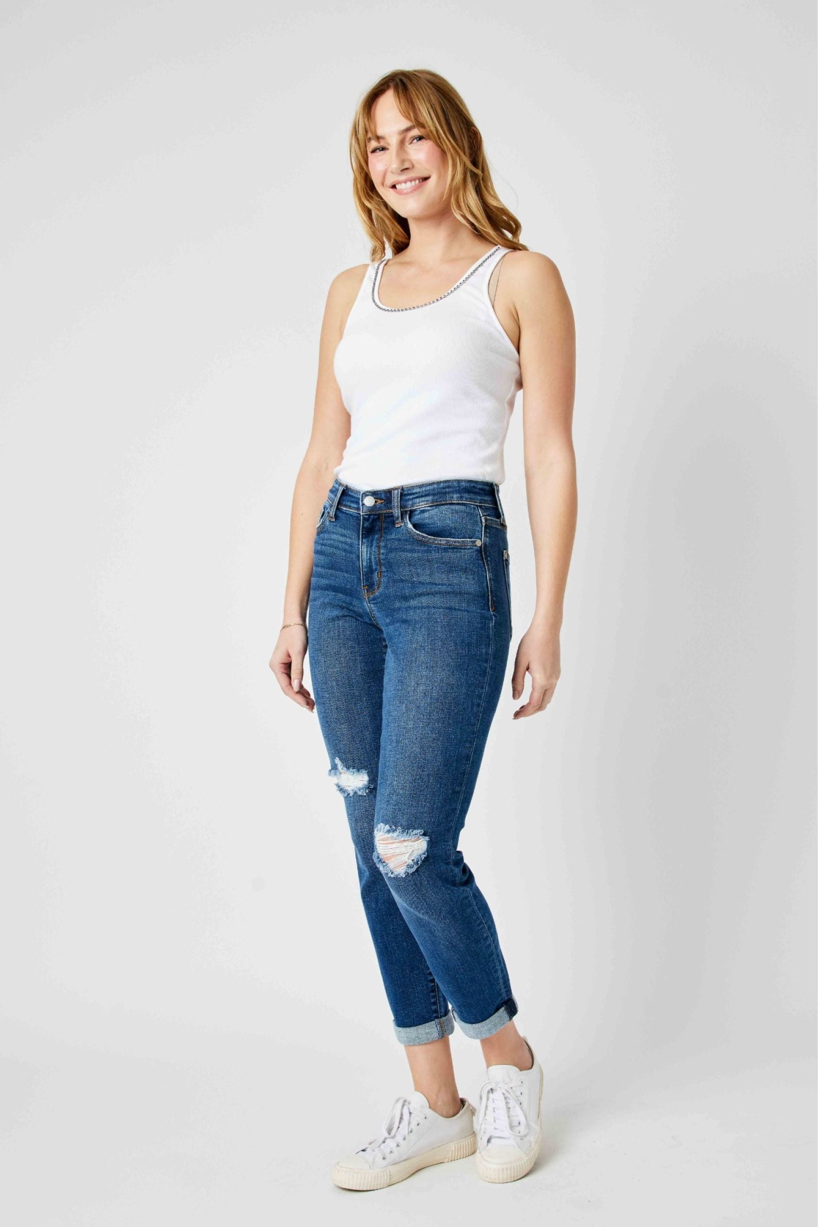 MID RISE DESTROYED SLIM MEDIUM WASH JUDY BLUE DENIM