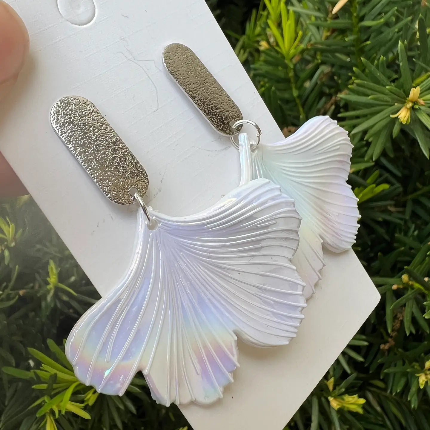IRIDESCENT WHITE PEARL GINGKO LEAF STATEMENT HANDMADE BBB EARRINGS