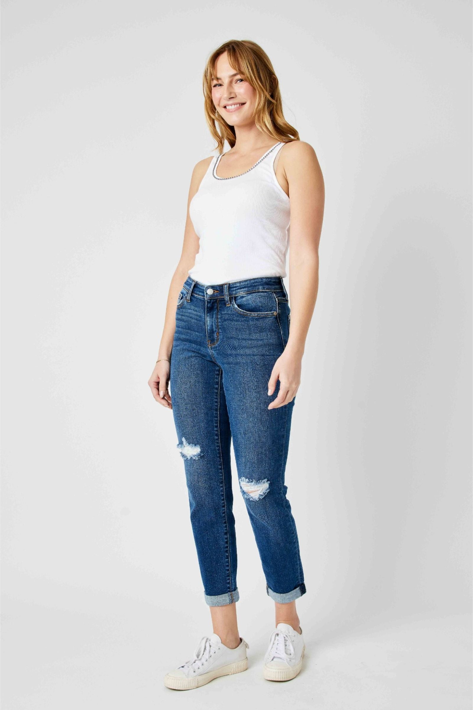 MID RISE DESTROYED SLIM MEDIUM WASH JUDY BLUE DENIM