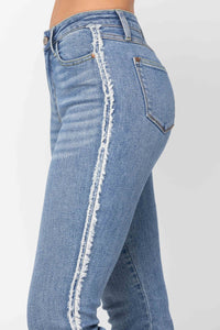 MEDIUM WASH HIGH WAIST SLIM SIDE SEAM FRAYED DETAIL JUDY BLUE DENIM