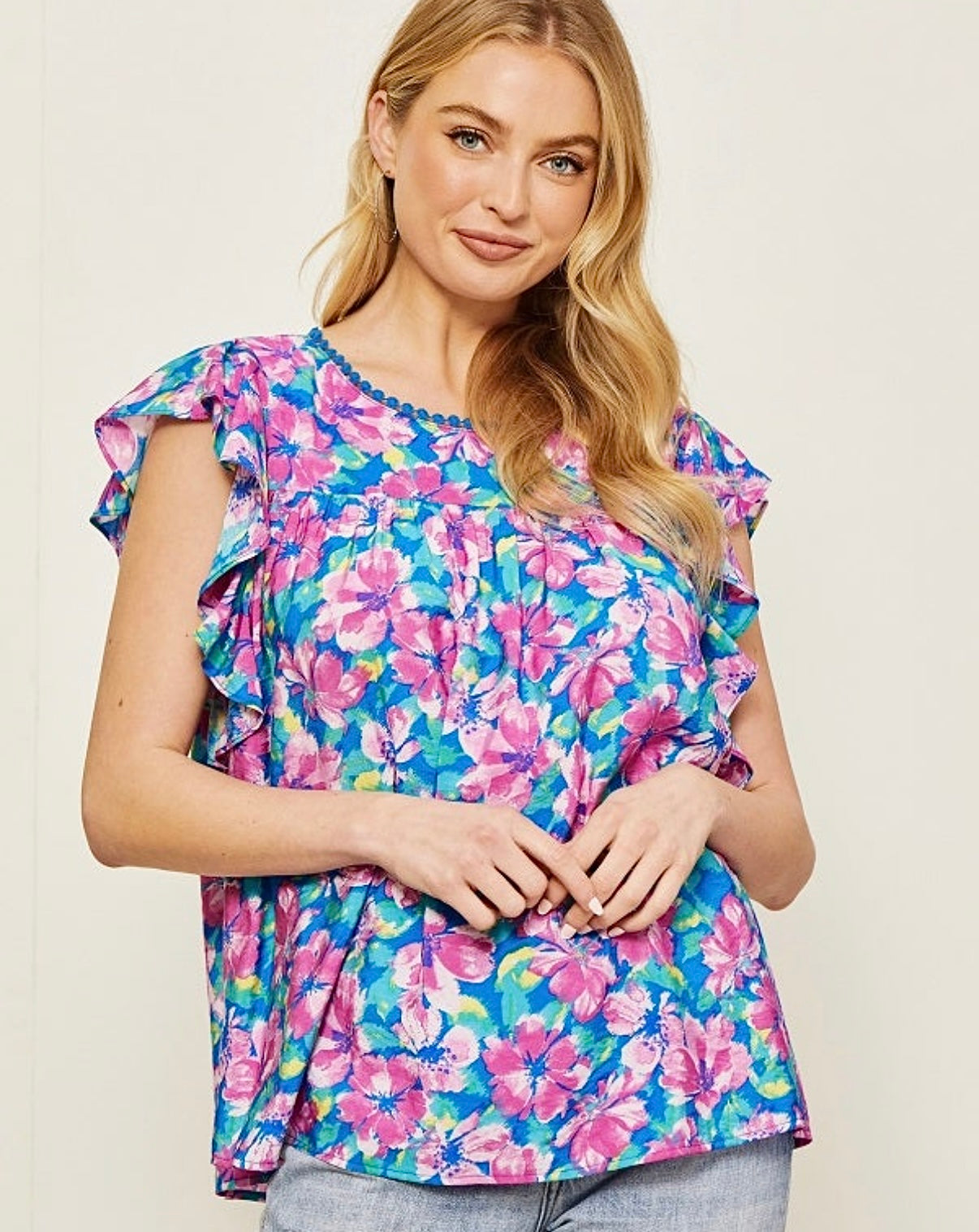 BLUE PINK HIBISCUS-TYPE-FLOWERS RUFFLE TOP- PLUS- SALE- 1X LEFT