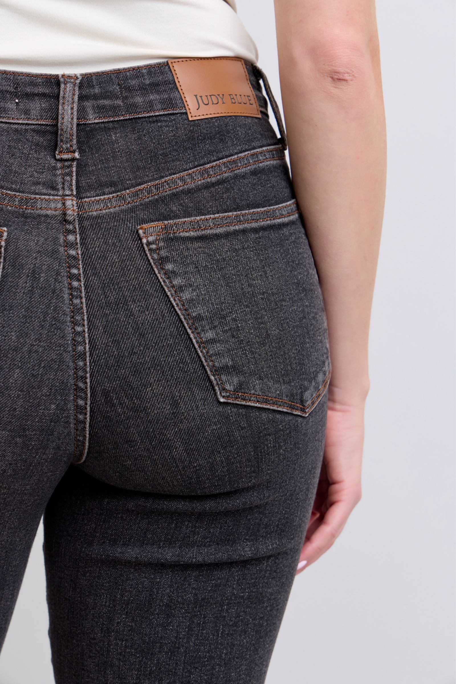 BLACK VINTAGE WASH MID RISE TUMMY CONTROL SLIM FIT JUDY BLUE DENIM