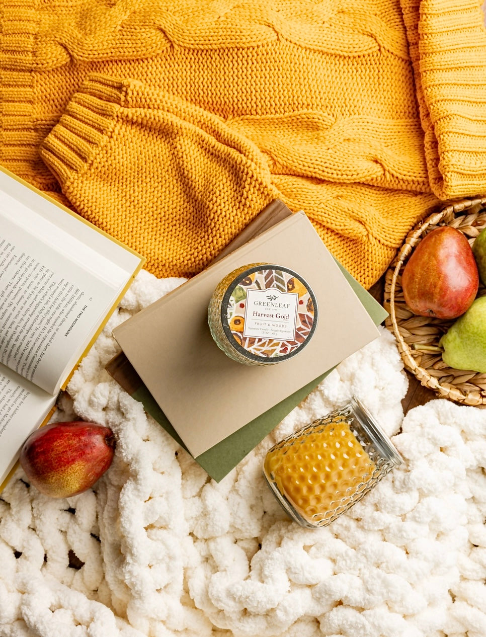 HARVEST GOLD SCENTED 13oz SIGNATURE CANDLE BY GREENLEAF