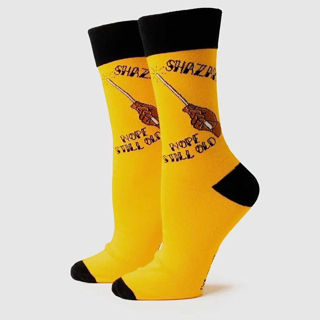 TWO LEFT FEET IT'S YO BIRTHDAY GIFT - CARD & SOCK SET