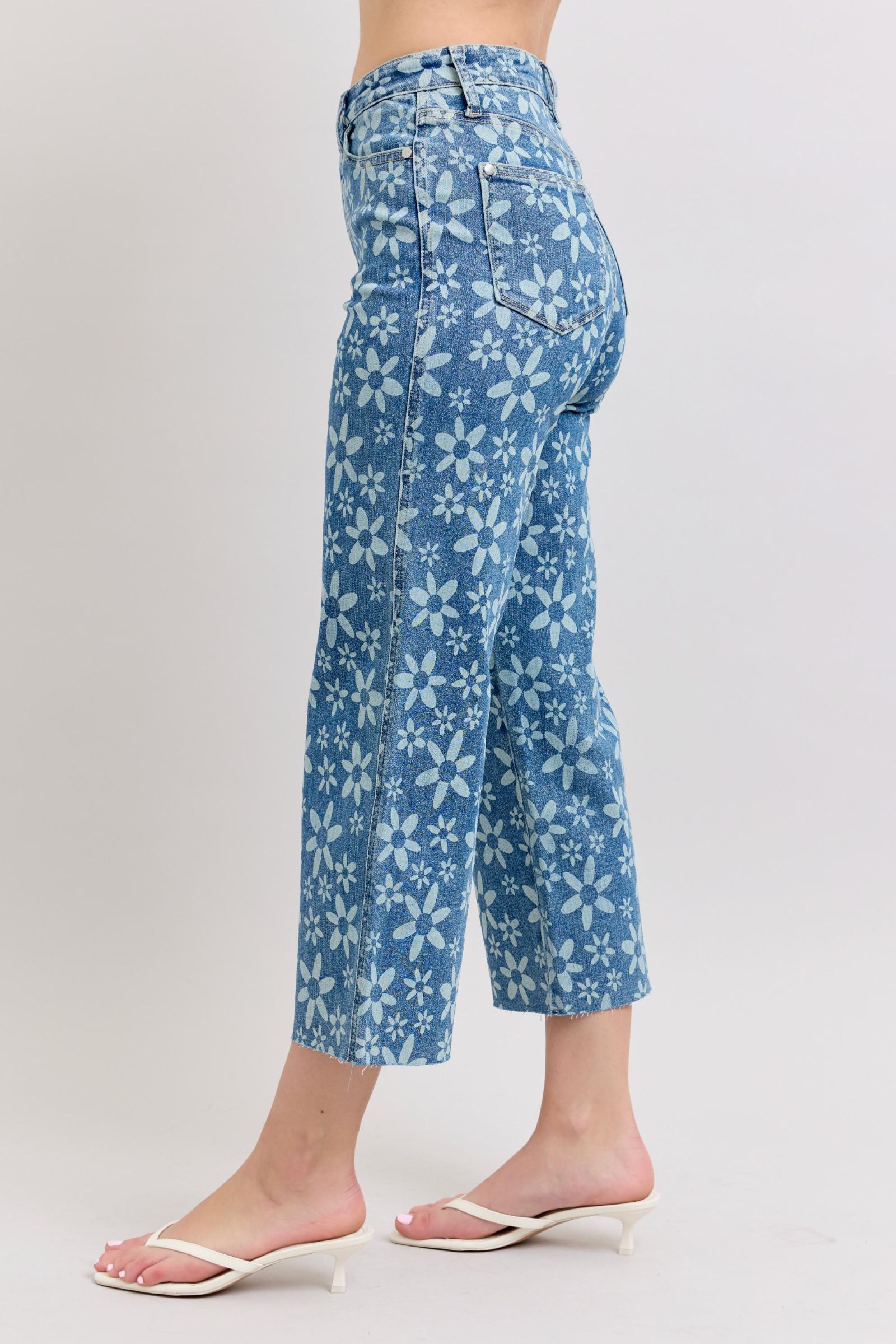 HIGH WAIST FLOWER PRINT CROPPED WIDE LEG JUDY BLUE DENIM MEDIUM WASH-PLUS