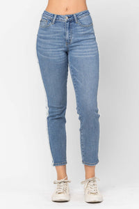 MEDIUM WASH HIGH WAIST SLIM SIDE SEAM FRAYED DETAIL JUDY BLUE DENIM