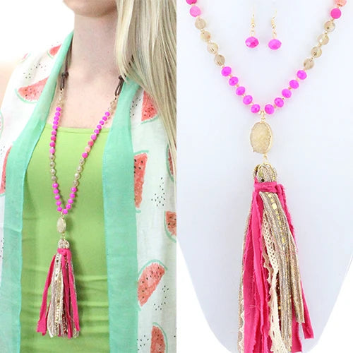 FUCHSIA GOLD TASSEL NECKLACE