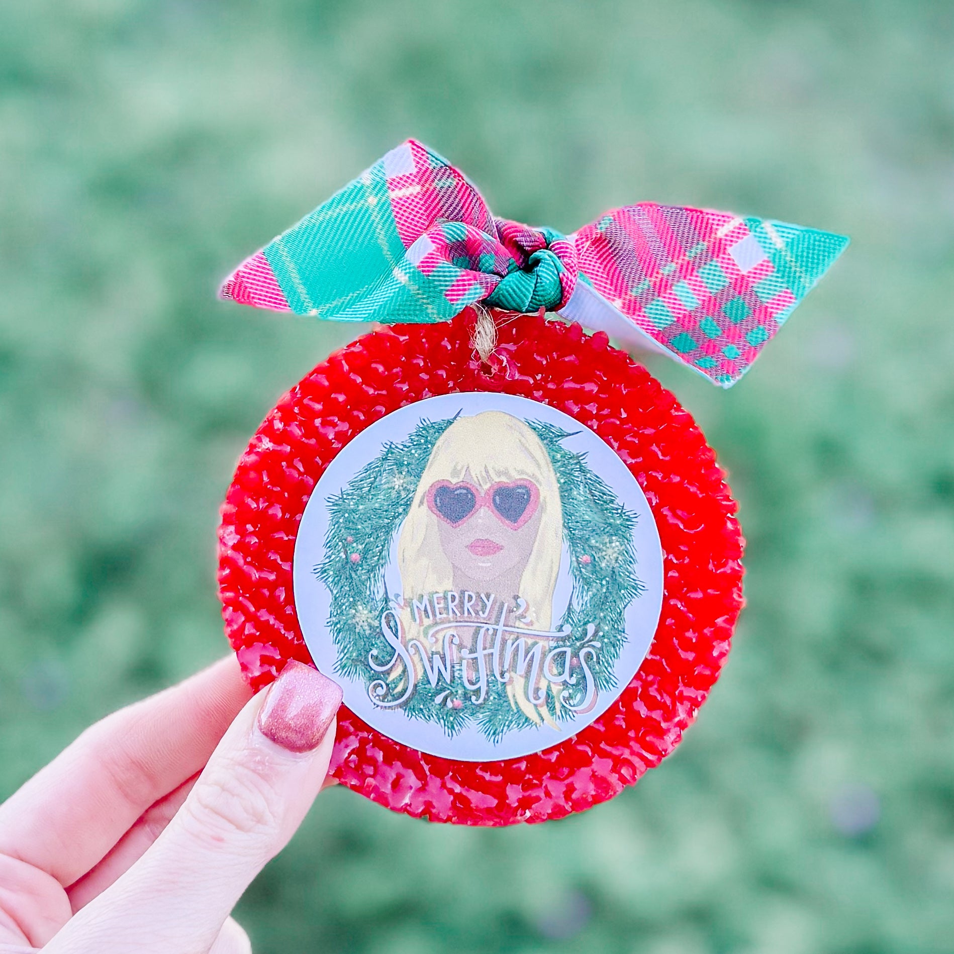 MERRY SWIFTMAS FRESHIE WITH TAYLOR'S FACE PLAID RIBBON BOW HOT BAKED APPLE PIE- SALE- 4 LEFT