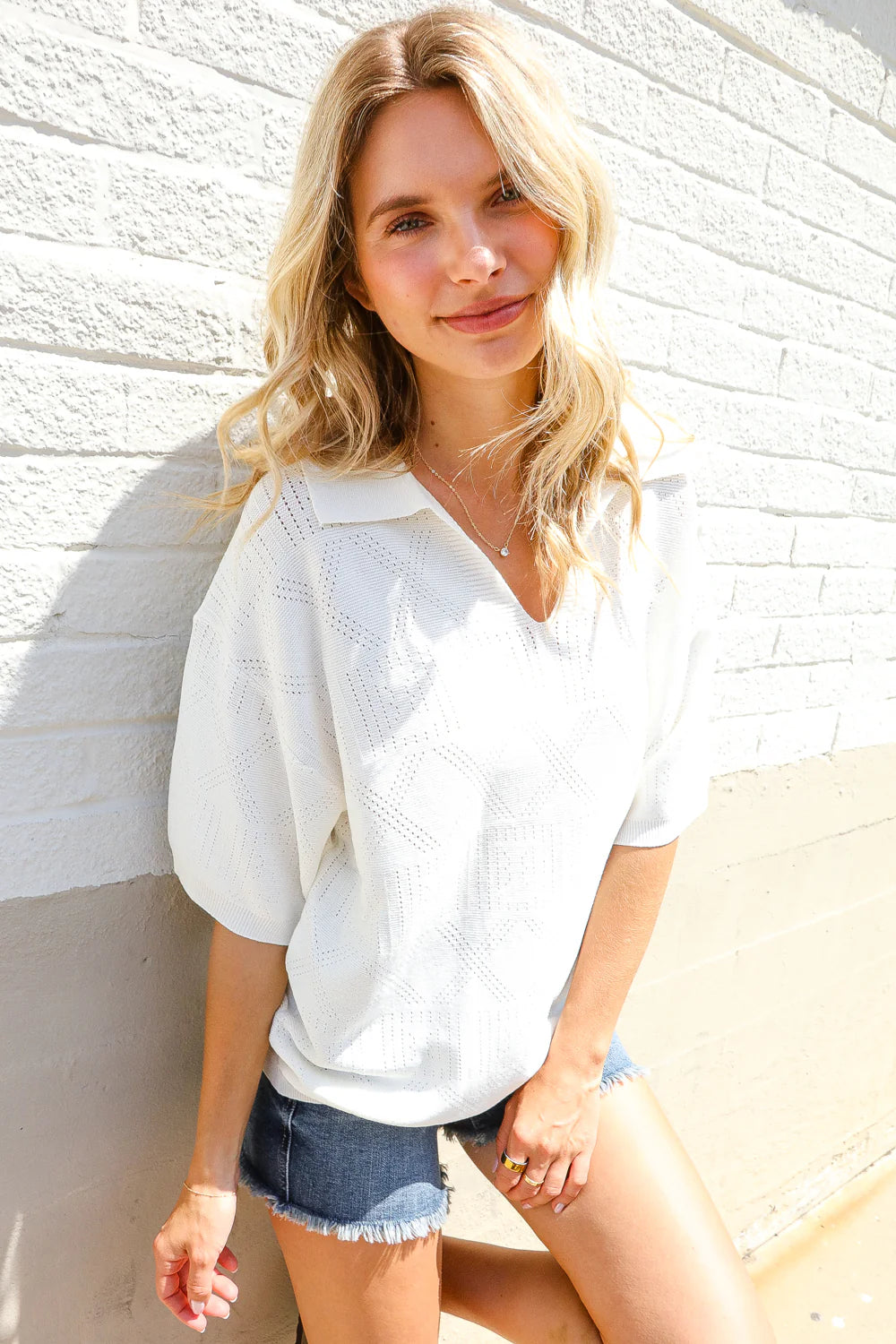 IVORY SOLID COLOR JACQUARD KNITTED TOP WITH COLLARED NECKLINE