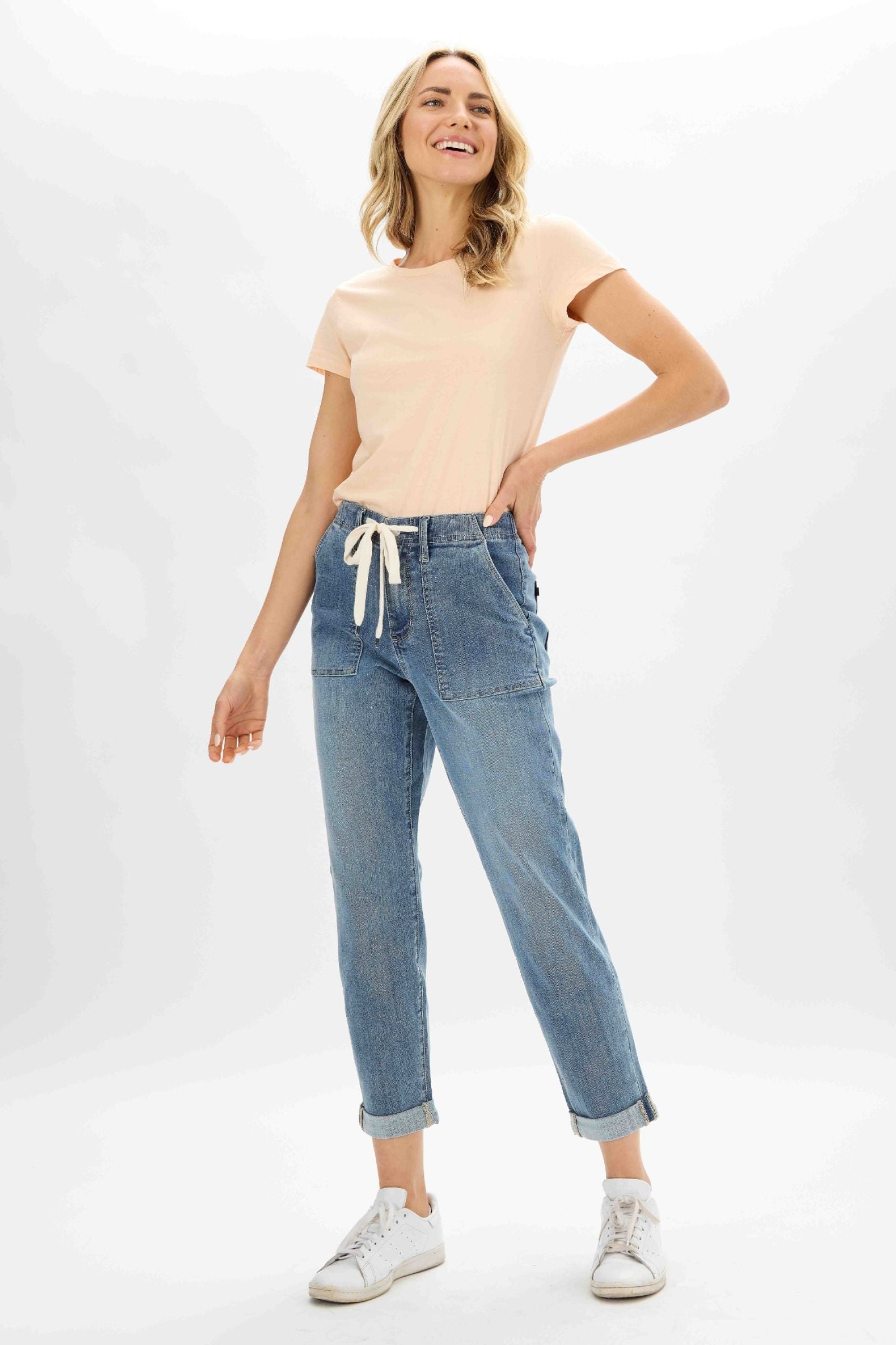 MEDIUM WASH HIGH WAIST PULL ON JOGGER JUDY BLUE DENIM-PLUS