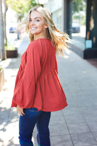 RUST SWEETHEART VNECK WOVEN BABYDOLL LONG SLEEVE BUBBLE TOP