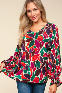 HUNTER GREEN MAGENTA ABSTRACT VNECK SMOCKED RUFFLE HEM TOP-PLUS