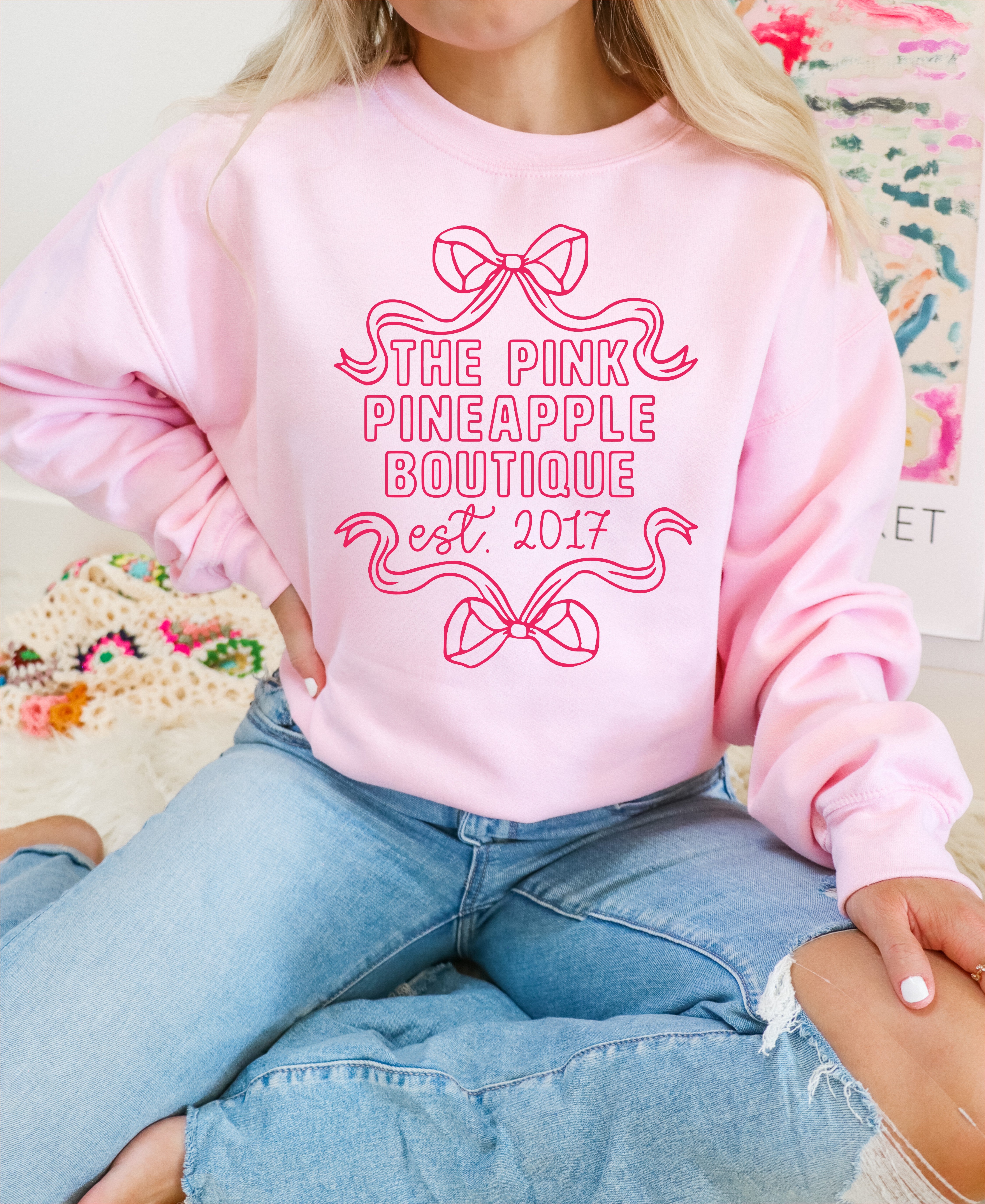 THE PINK PINEAPPLE BOUTIQUE LOGO SWEATSHIRT EST 2017 RIBBON BOWS PINK