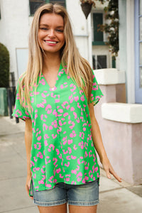 GREEN & PINK LEOPARD PRINT WOVEN VNECK TOP