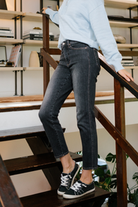 BLACK VINTAGE WASH MID RISE TUMMY CONTROL SLIM FIT JUDY BLUE DENIM