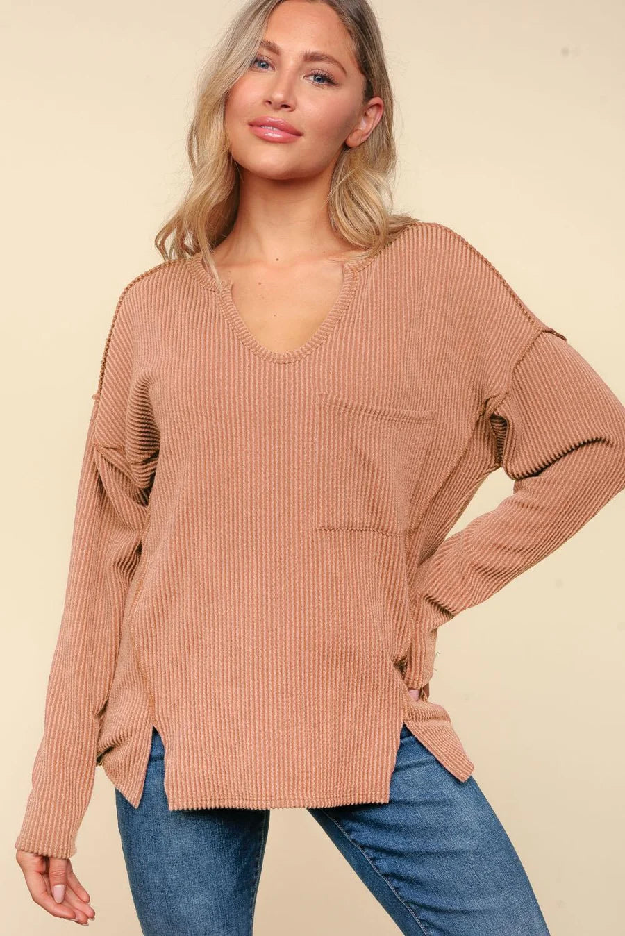 CAMEL MINERAL WASHED RIB TUNIC TOP WITH SLITS AND POCKETS