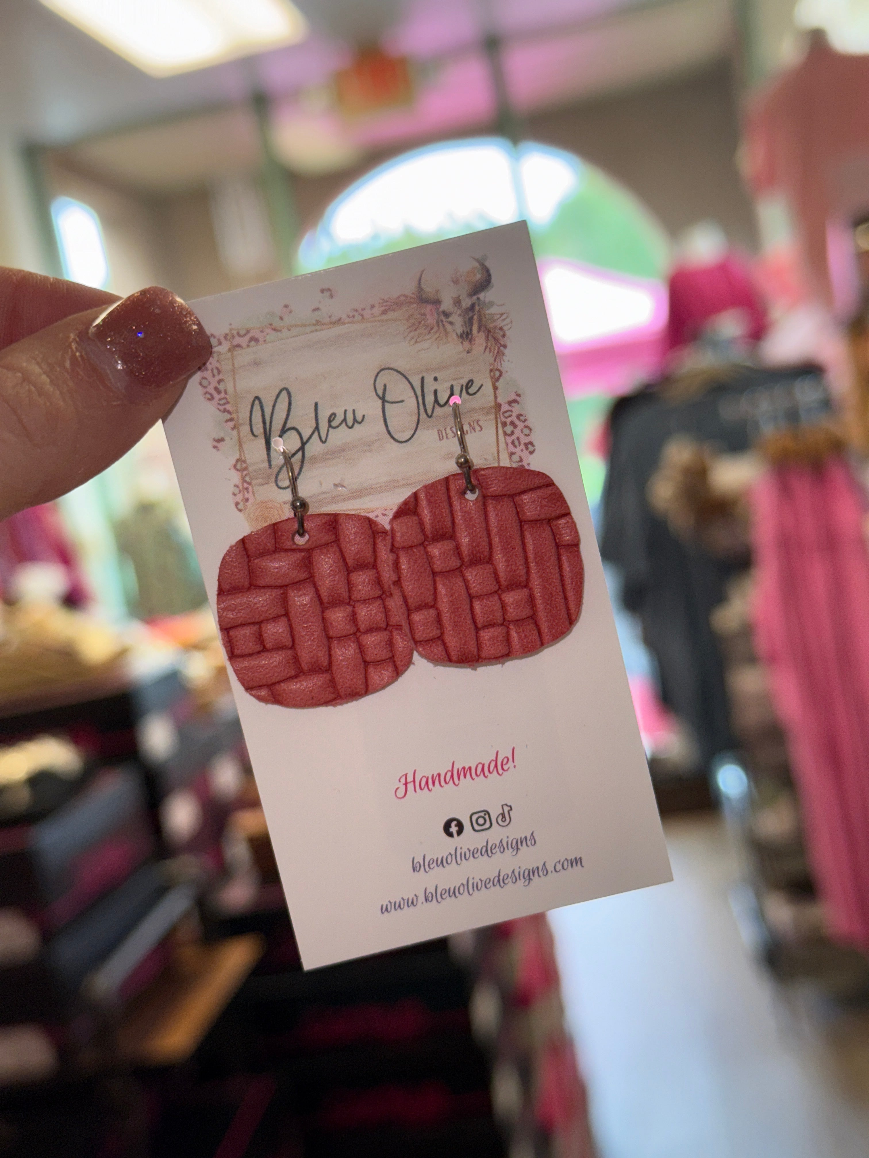 FUCHSIA WEAVED TEXTURED ROUNDED-SQUARE HANDMADE EARRINGS BY B.O.D