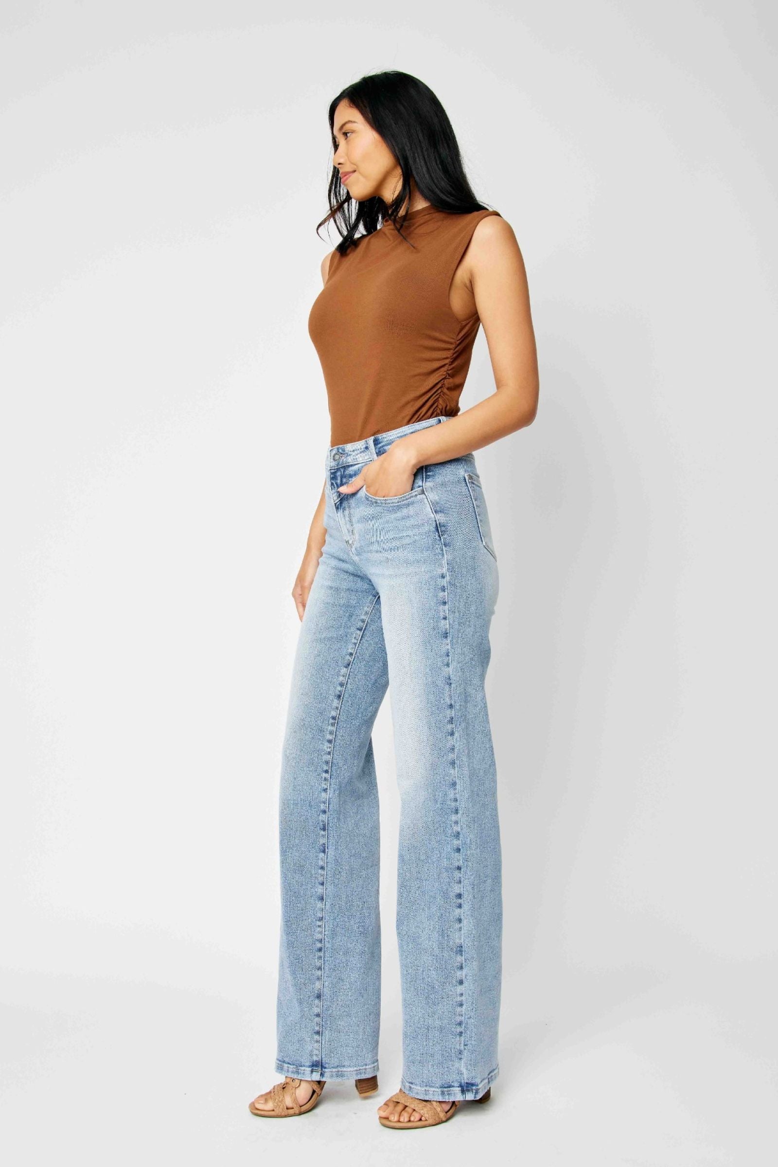 JUDY BLUE HIGH WAIST FRONT YOKE RETRO WIDE MEDIUM WASH DENIM