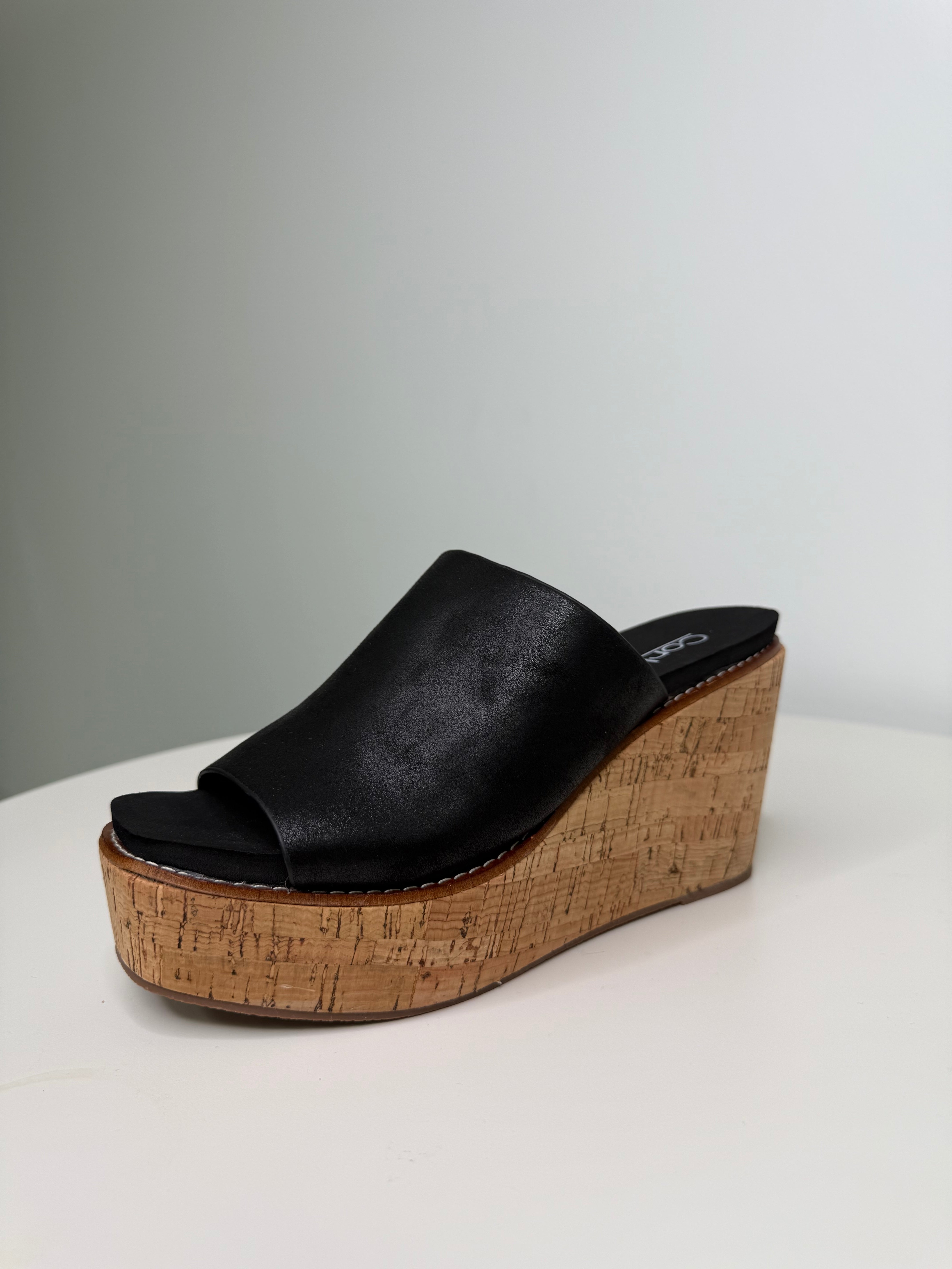 MUGSHOT BLACK OIL PU CORKYS SANDAL WEDGES