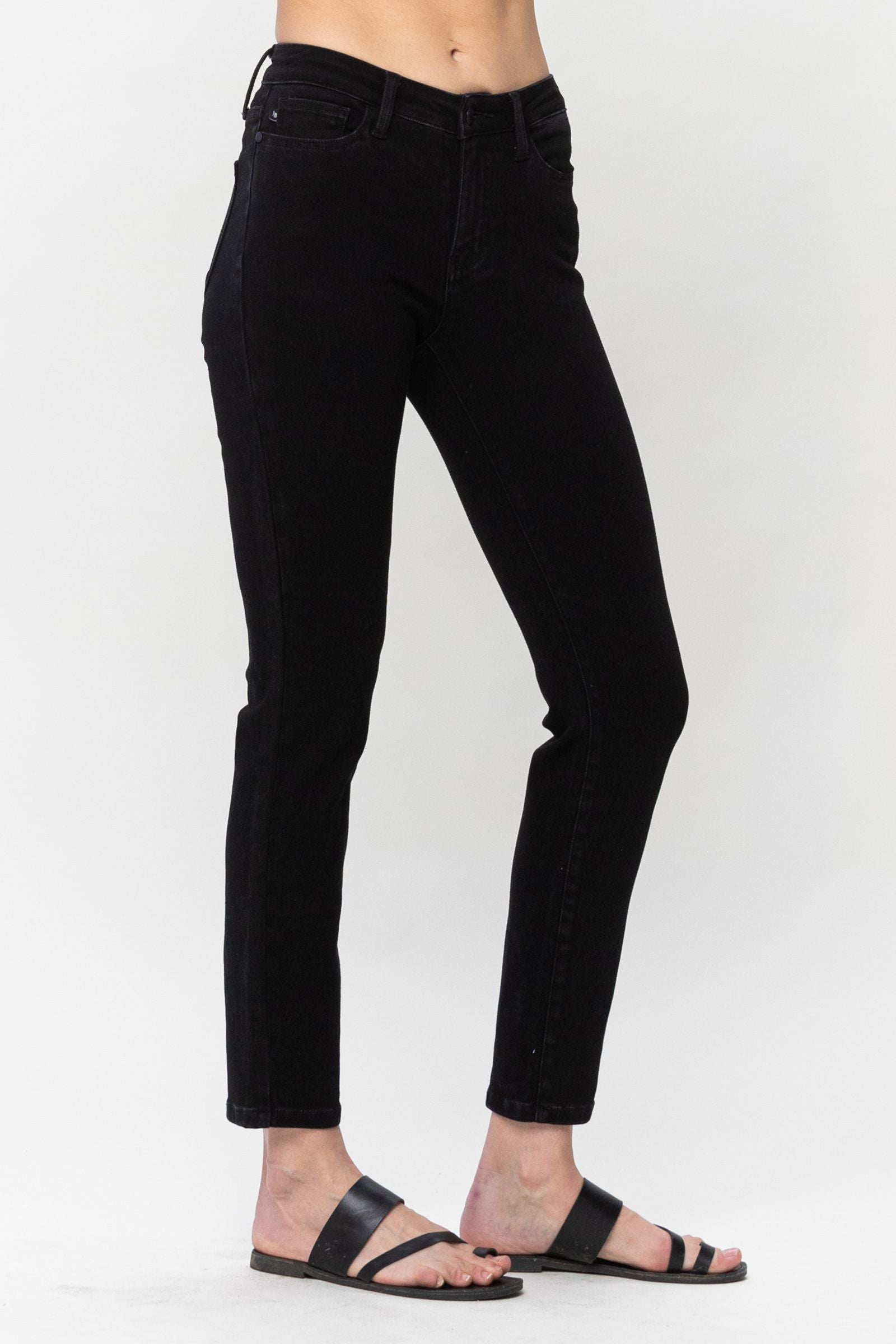 MID RISE BLACK JUDY BLUE SLIM FIT DENIM