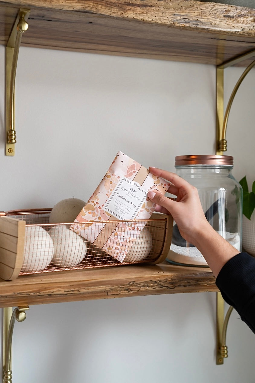 CASHMERE KISS SCENTED LARGE SACHETS BY GREENLEAF