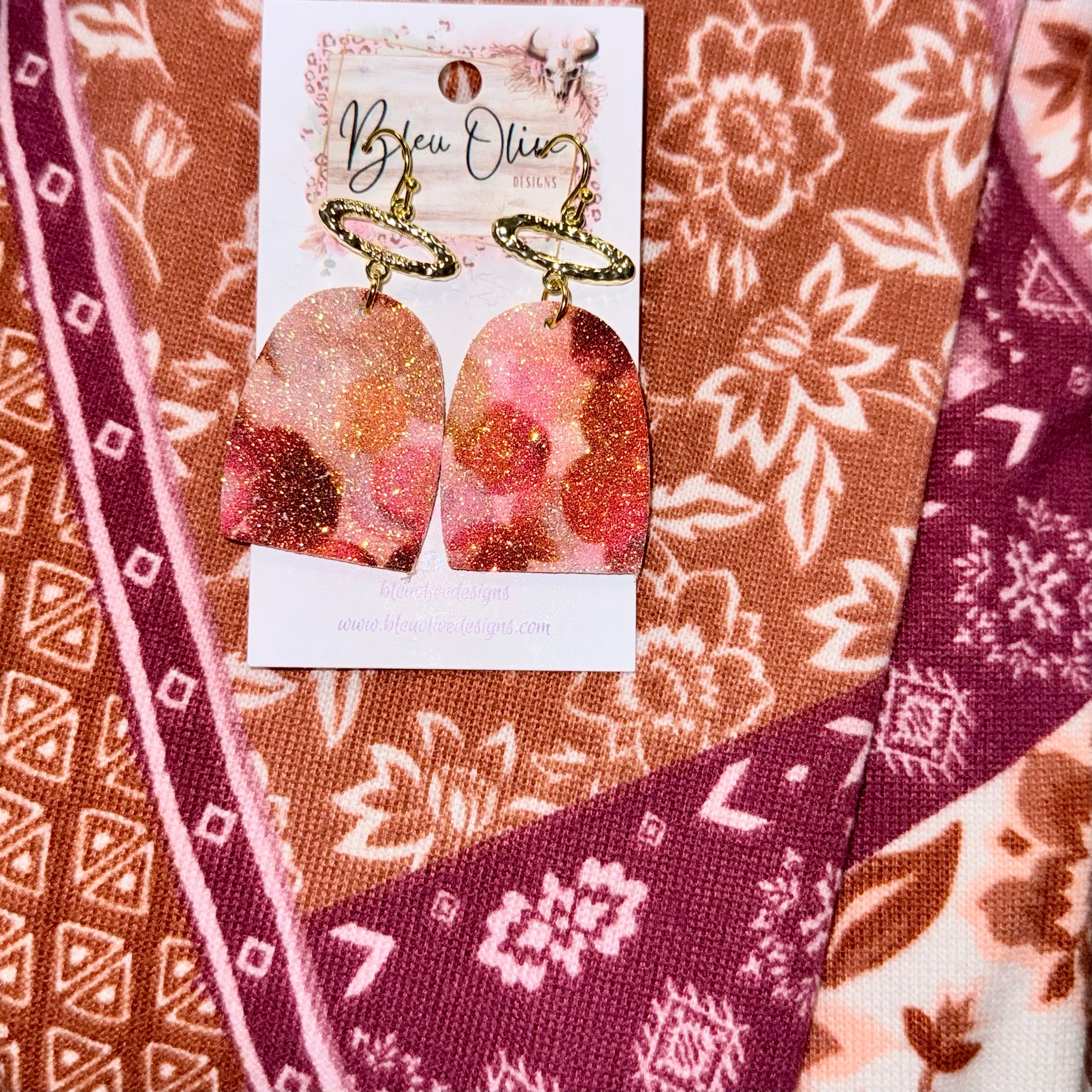 GLITTER GOLD OVAL SQUATTED HARDWARE RUST/RED/PEACH/TAN/BROWN WARM TONED COLORS LEATHER HANDMADE EARRINGS BY B.O.D