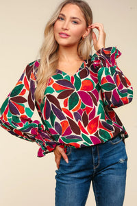 HUNTER GREEN MAGENTA ABSTRACT VNECK SMOCKED RUFFLE HEM TOP