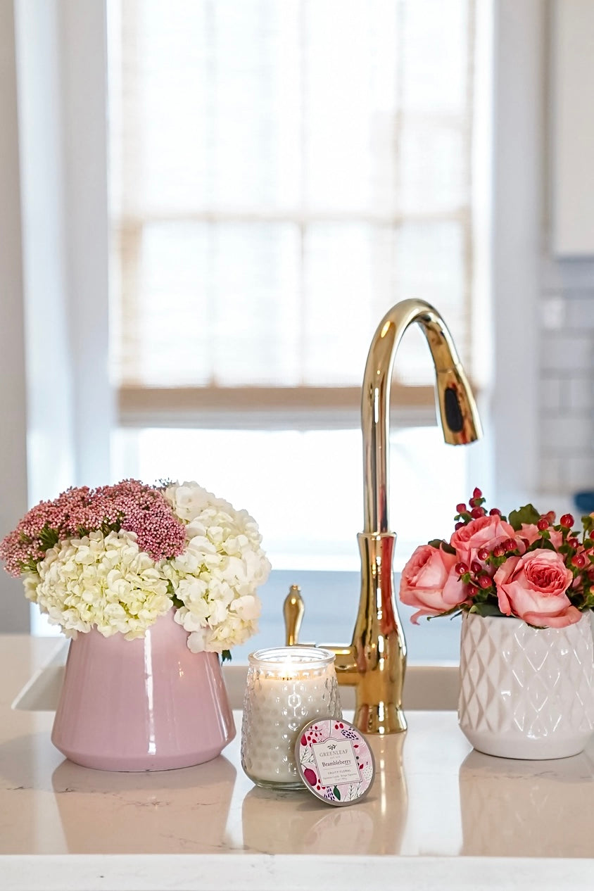 BRAMBLEBERRY SCENTED 13oz SIGNATURE CANDLE BY GREENLEAF