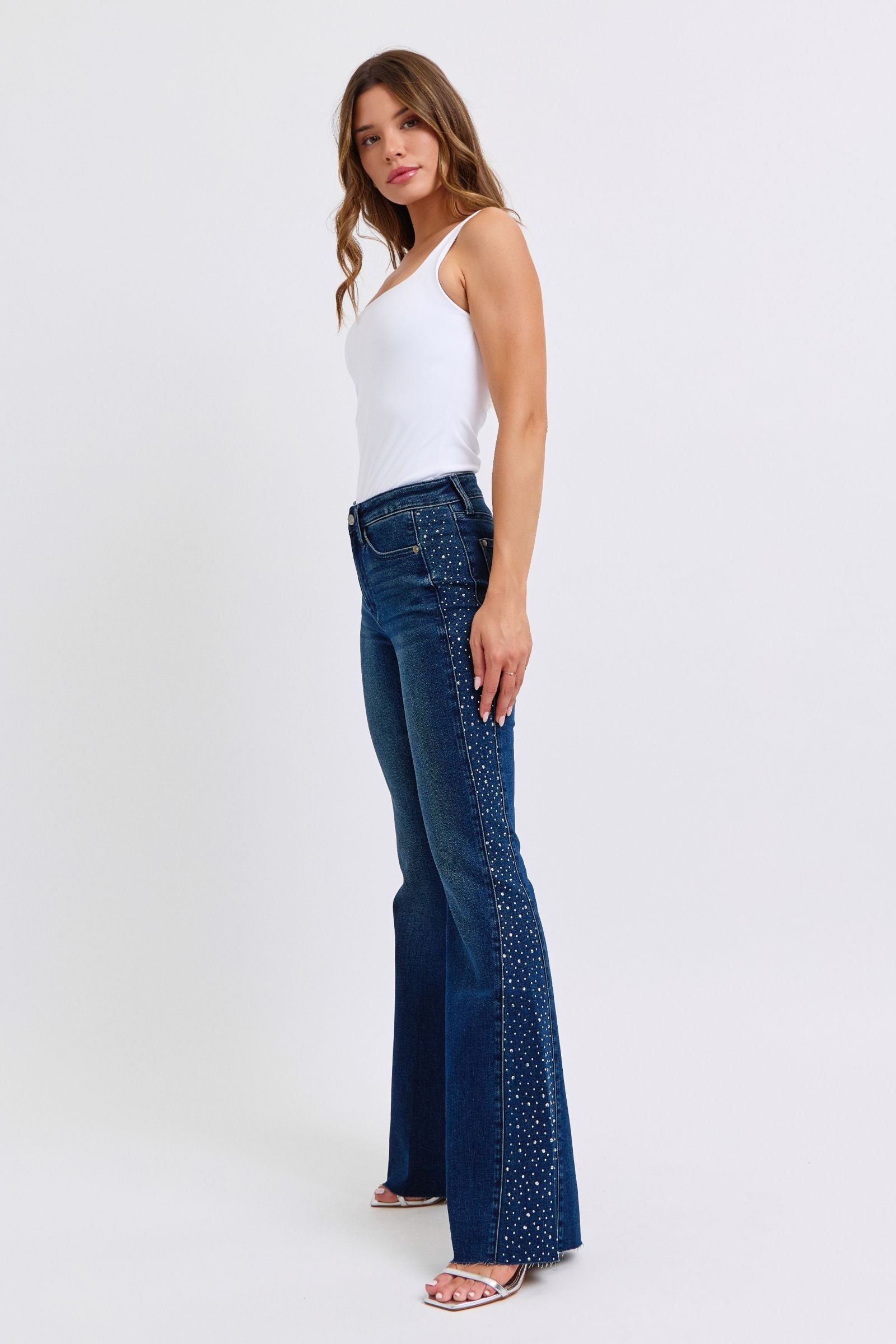DARKWASH MID RISE RHINESTONE SIDE PANEL DETAIL FLARE JUDY BLUE DENIM-PLUS