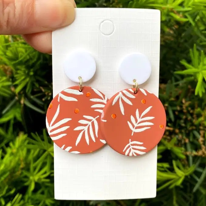 RUST WHITE LEAF PRINT DISC ACRYLIC HANDMADE BBB EARRINGS
