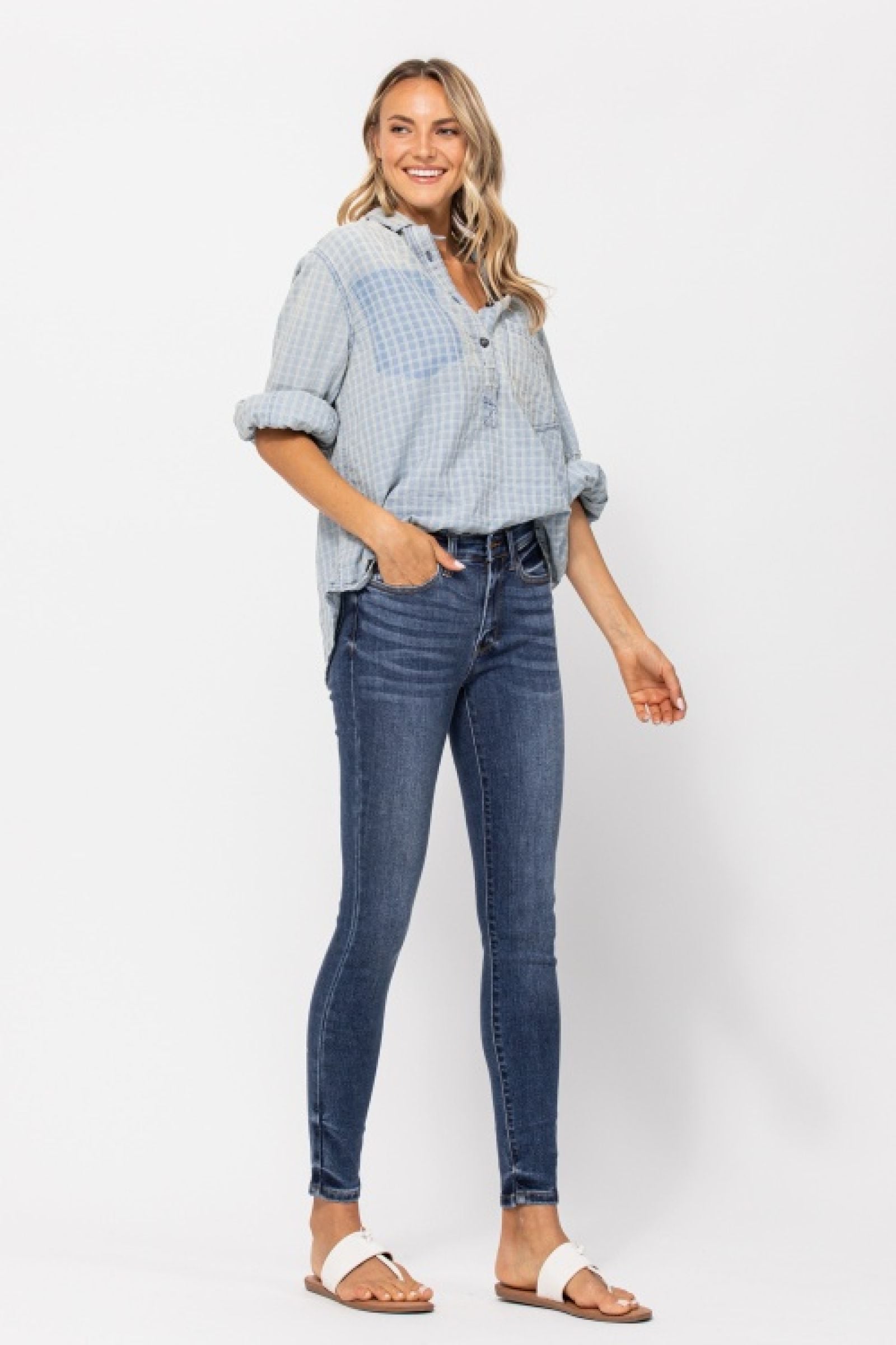 MEDIUM WASH MID RISE SKINNY WITH HANDSANDING JUDY BLUE DENIM