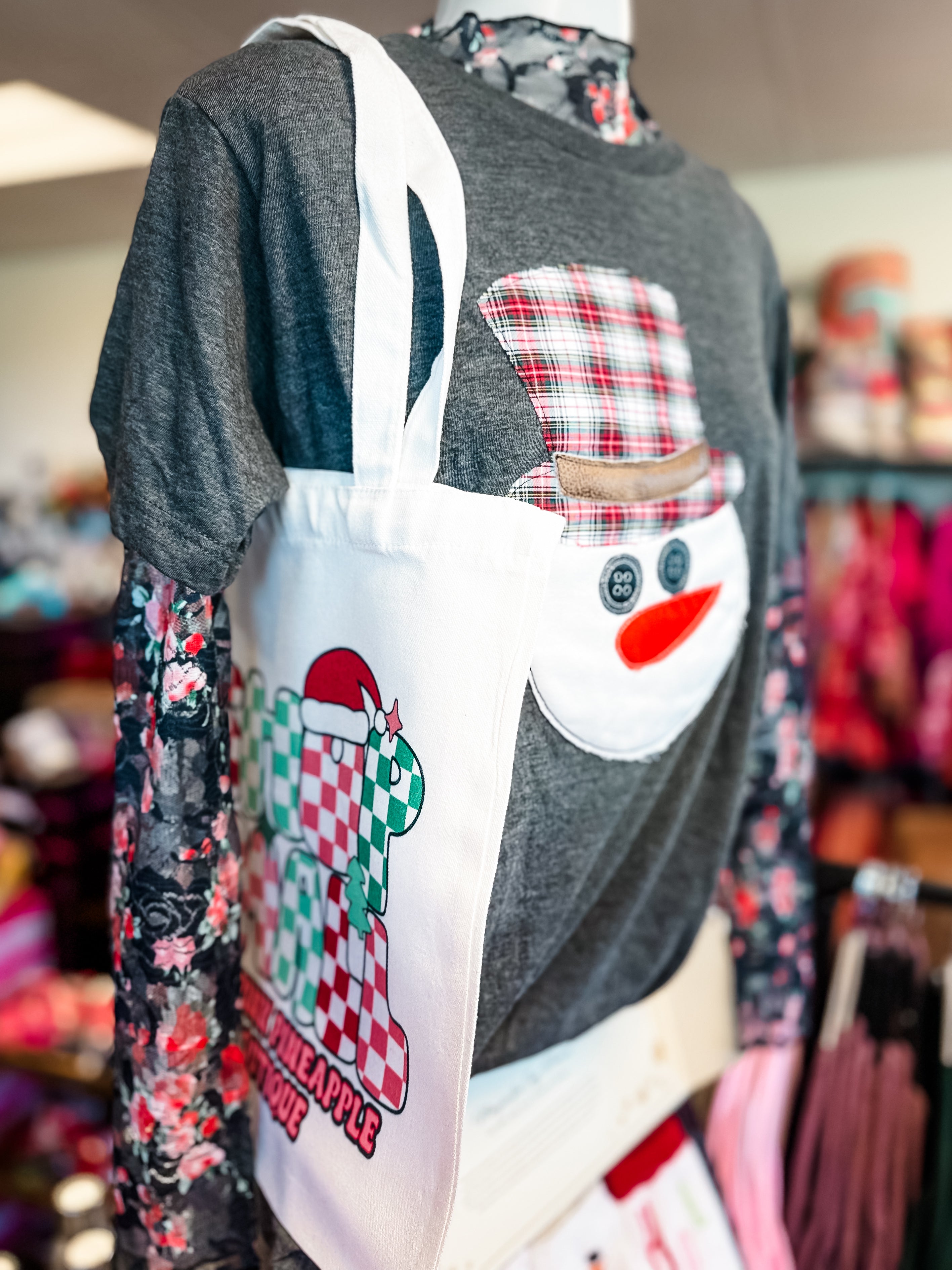 CHRISTMAS PLAID SNOWMAN BUTTON EYES APPLIQUED EMBROIERED STITCHED TEE