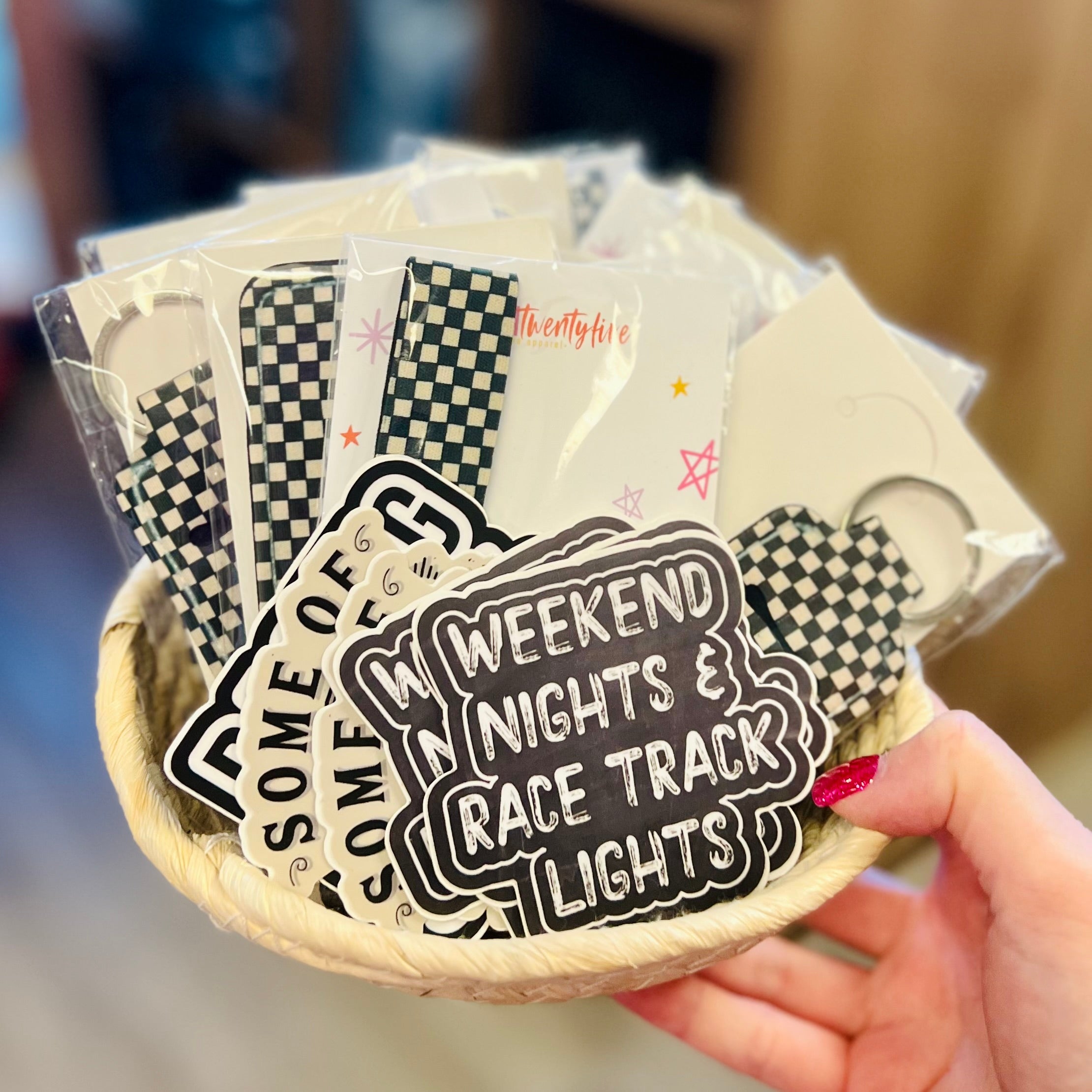 BLACK & WHITE CHECKERED PRINT WRISTLET KEYCHAIN