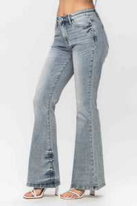 MEDIUM WASH MID RISE TINTED PIN TACK DETAIL FLARE JUDY BLUE DENIM