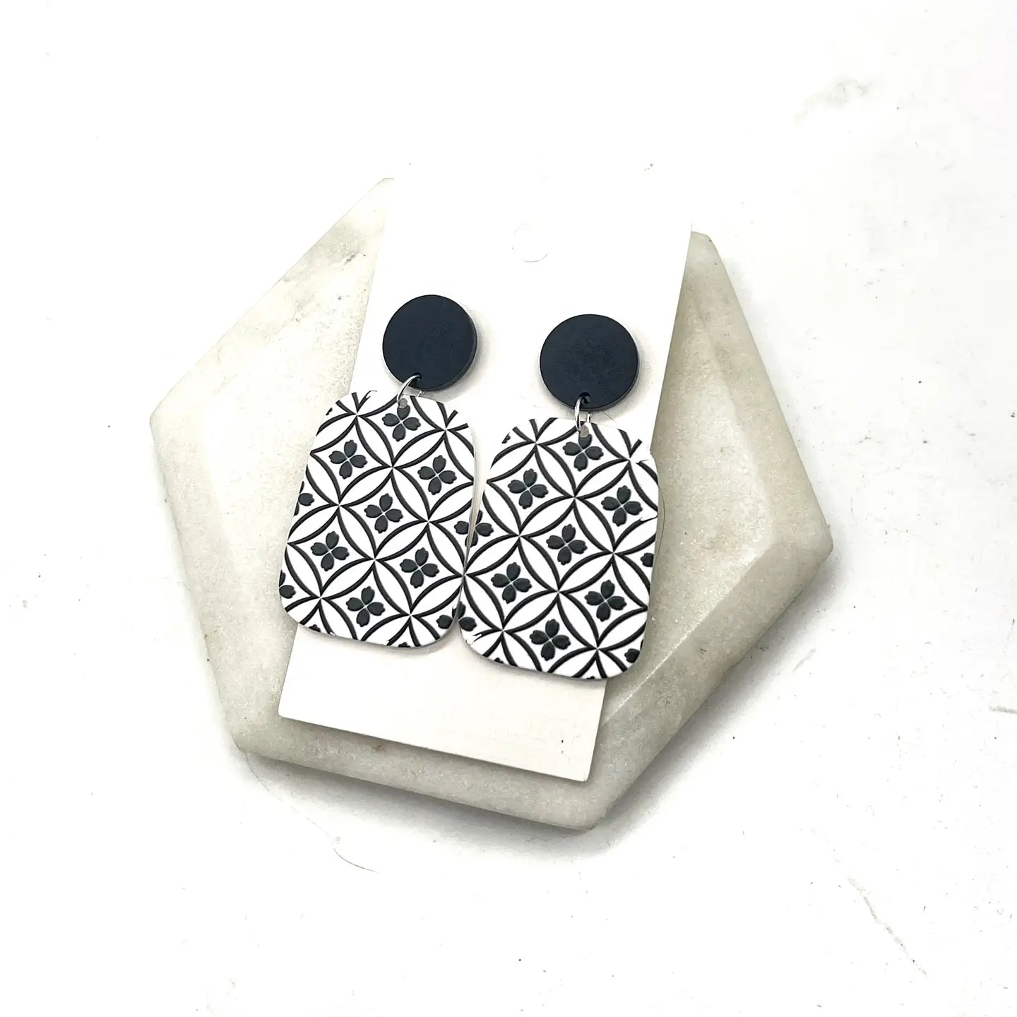 BLACK WHITE QUATREFOIL ACRYLIC STATEMENT HANDMADE BBB EARRINGS